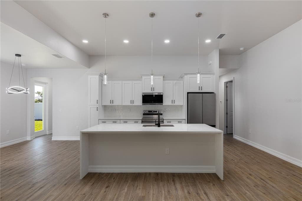 521 NW 5TH STREET, CAPE CORAL, FL 33993 — zdjęcie 3