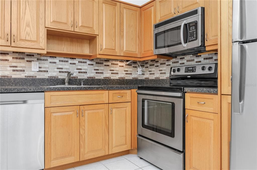 3300 FOX CHASE CIRCLE N # 231, PALM HARBOR, FL 34683 — zdjęcie 3