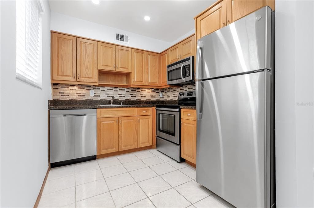 3300 FOX CHASE CIRCLE N # 231, PALM HARBOR, FL 34683 — zdjęcie 4