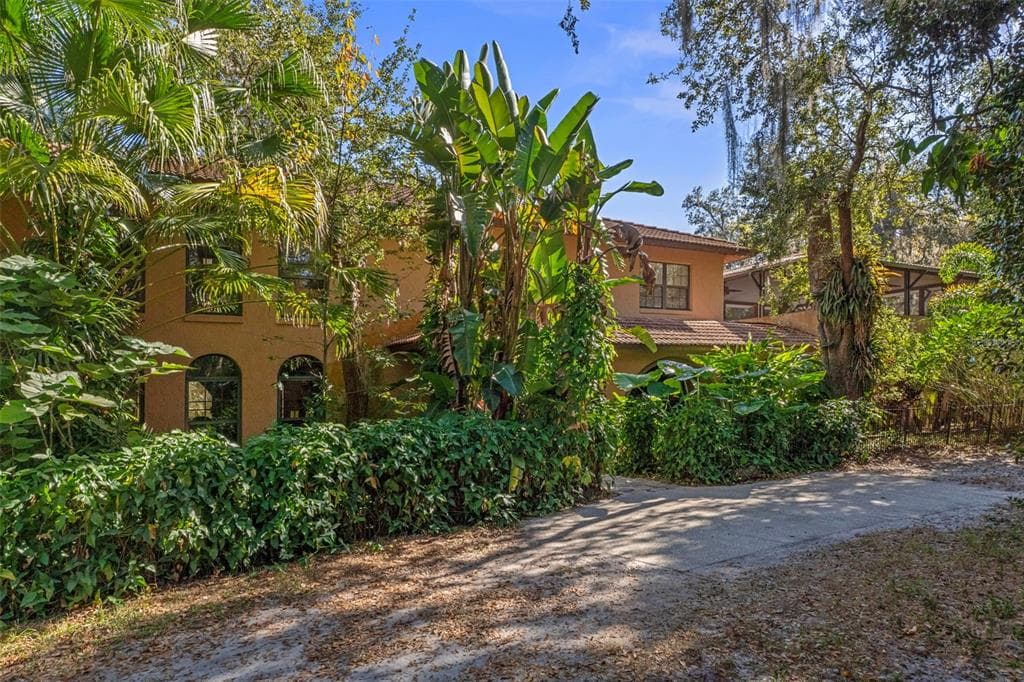 27910 DEBBIE ROAD, OKAHUMPKA, FL 34762