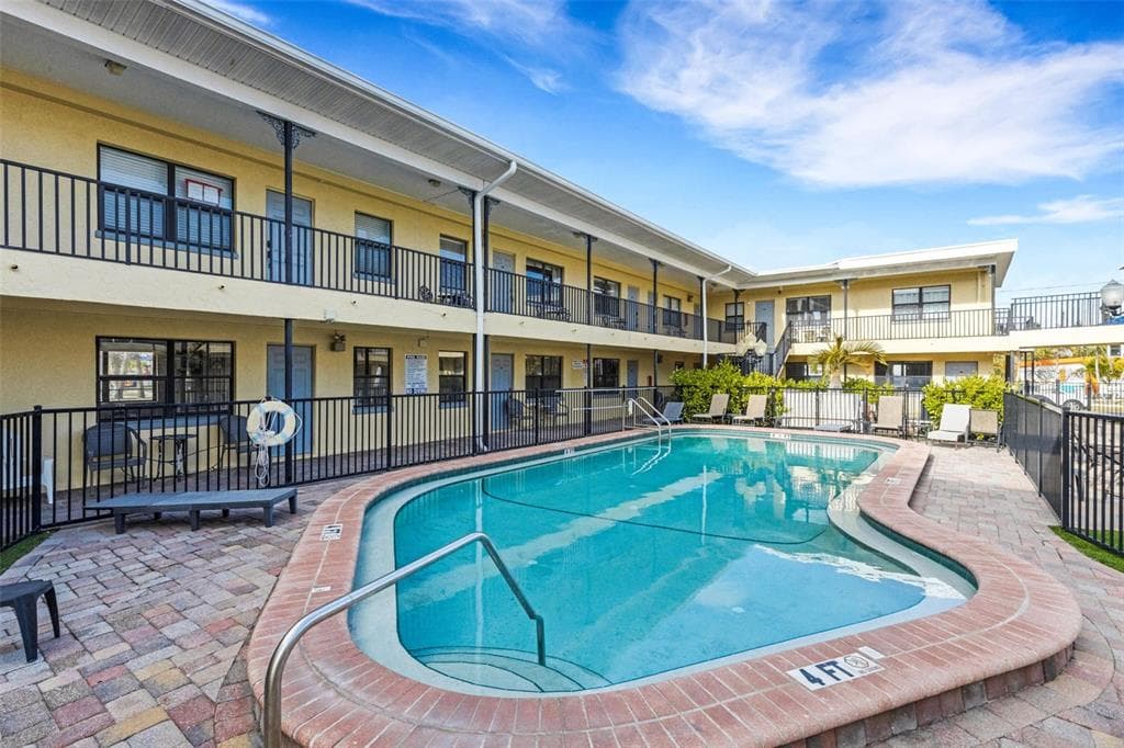 16333 GULF BOULEVARD # 215, REDINGTON BEACH, FL 33708 — zdjęcie 5