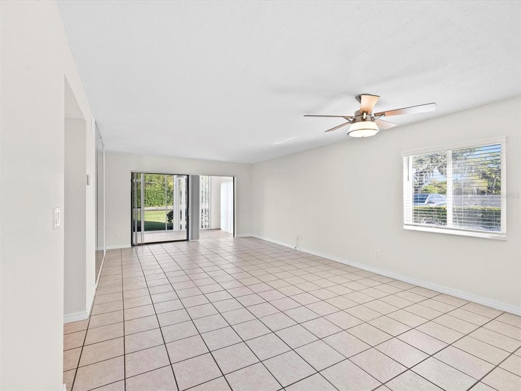 2737 ENTERPRISE ROAD E # 111, CLEARWATER, FL 33759 — zdjęcie 4