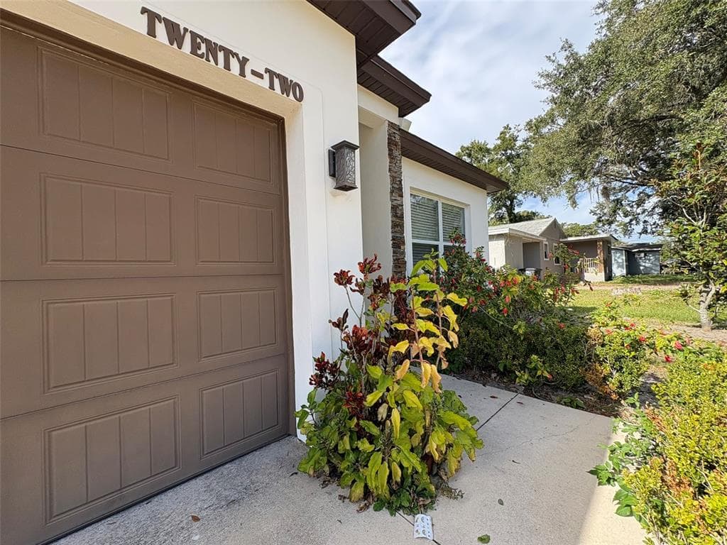 22 DEACON JONES BOULEVARD, ORLANDO, FL 32810 — zdjęcie 2