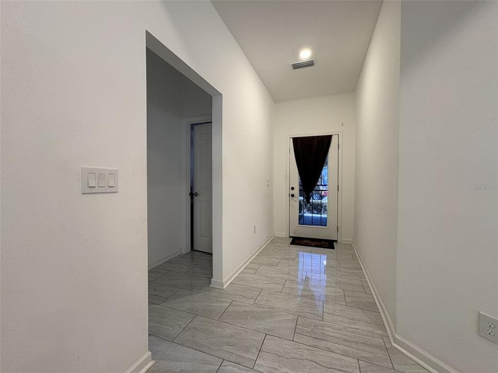 22 DEACON JONES BOULEVARD, ORLANDO, FL 32810 — zdjęcie 4