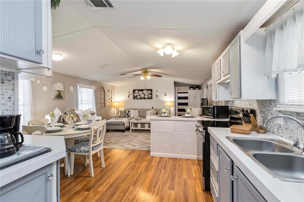 10303 BURNT STORE ROAD # 230, PUNTA GORDA, FL 33950 — zdjęcie 2
