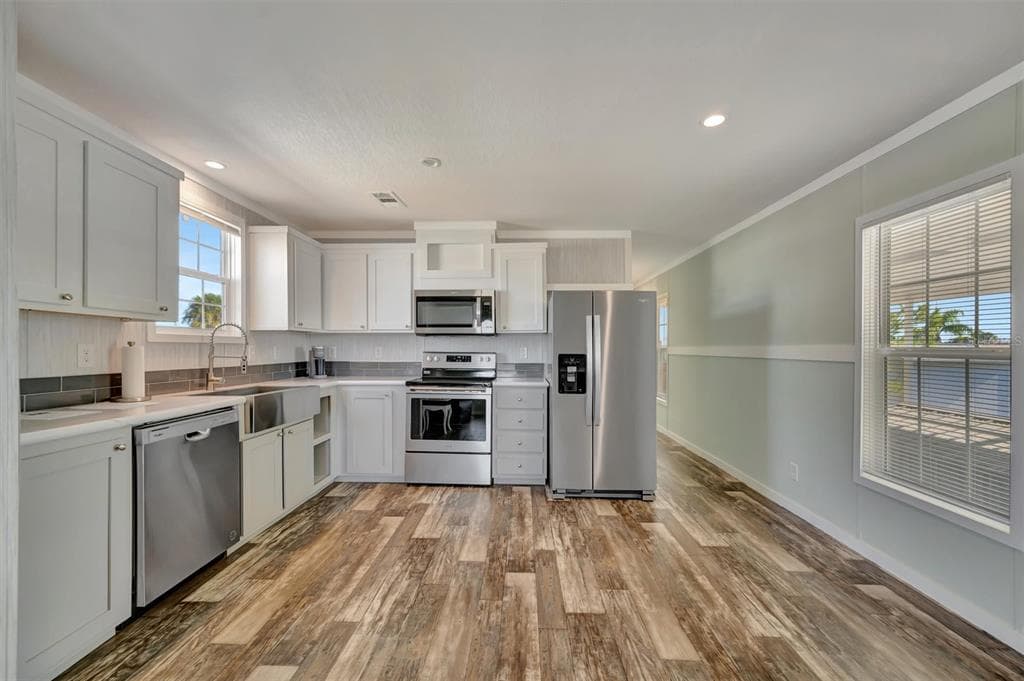 105 W SAINT JOHNS WAY, APOLLO BEACH, FL 33572 — zdjęcie 4