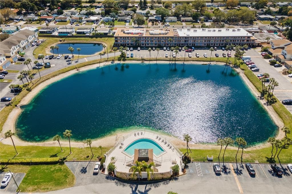 6400 46TH AVENUE N # 16, KENNETH CITY, FL 33709 — zdjęcie 4