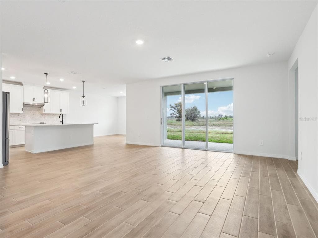 1705 DRAUGHTON DRIVE, ZEPHYRHILLS, FL 33541 — zdjęcie 2