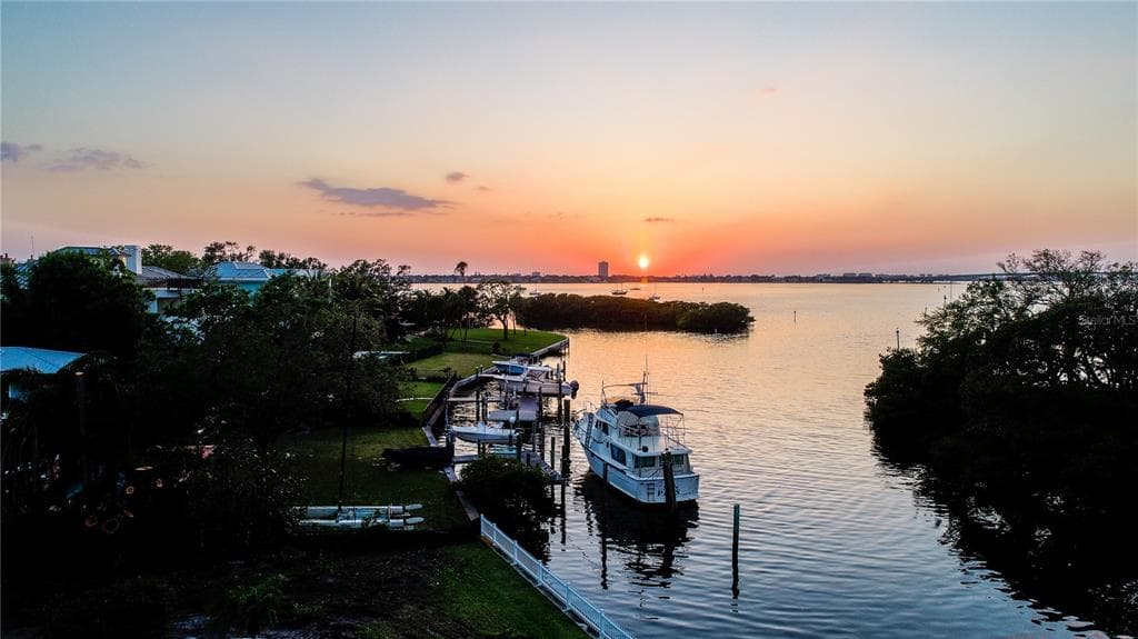 1521 BAY POINT DRIVE, SARASOTA, FL 34236 — zdjęcie 2