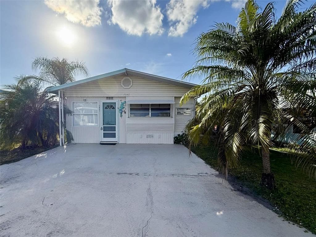 7041 FAIRVIEW VILLAGE CIRCLE, WINTER HAVEN, FL 33881