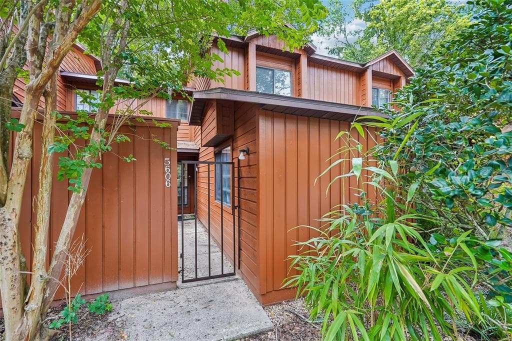 5606 SW 8TH PLACE, GAINESVILLE, FL 32607
