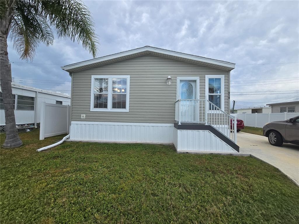 919 50TH AVENUE W, BRADENTON, FL 34207