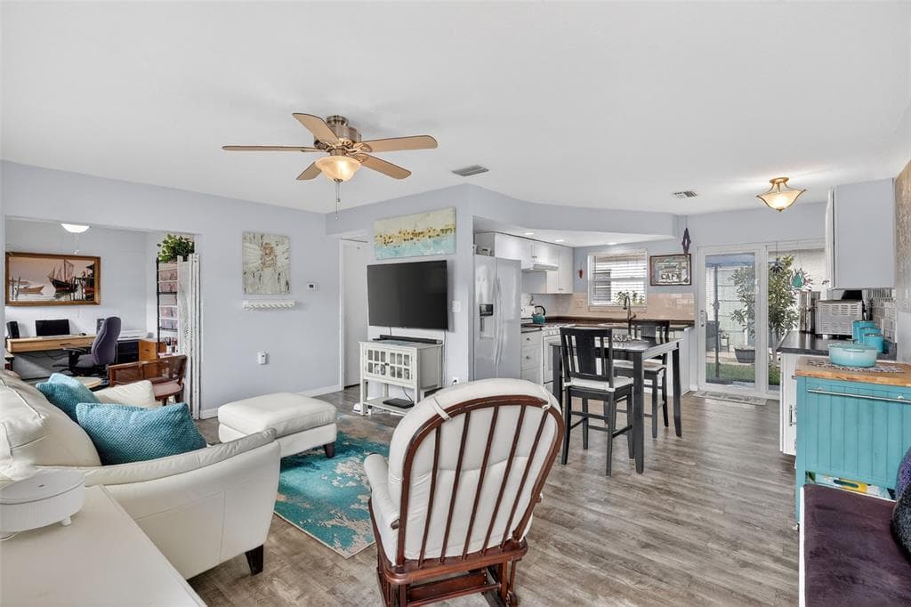 7825 38TH TERRACE N # 7825, ST PETERSBURG, FL 33709 — zdjęcie 2