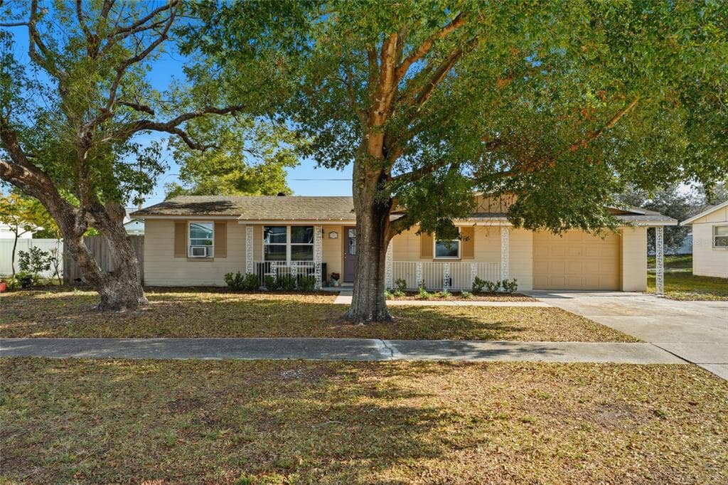 2455 KIMBERLY DRIVE, DELTONA, FL 32738