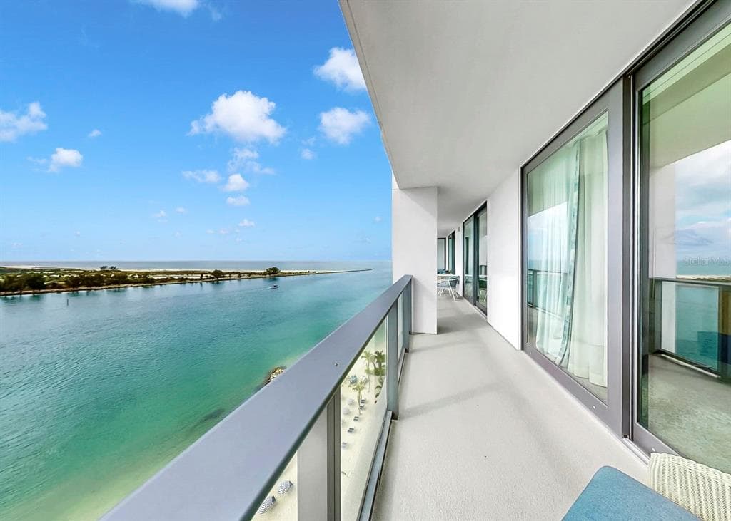 691 S GULFVIEW BOULEVARD # 1410, CLEARWATER BEACH, FL 33767