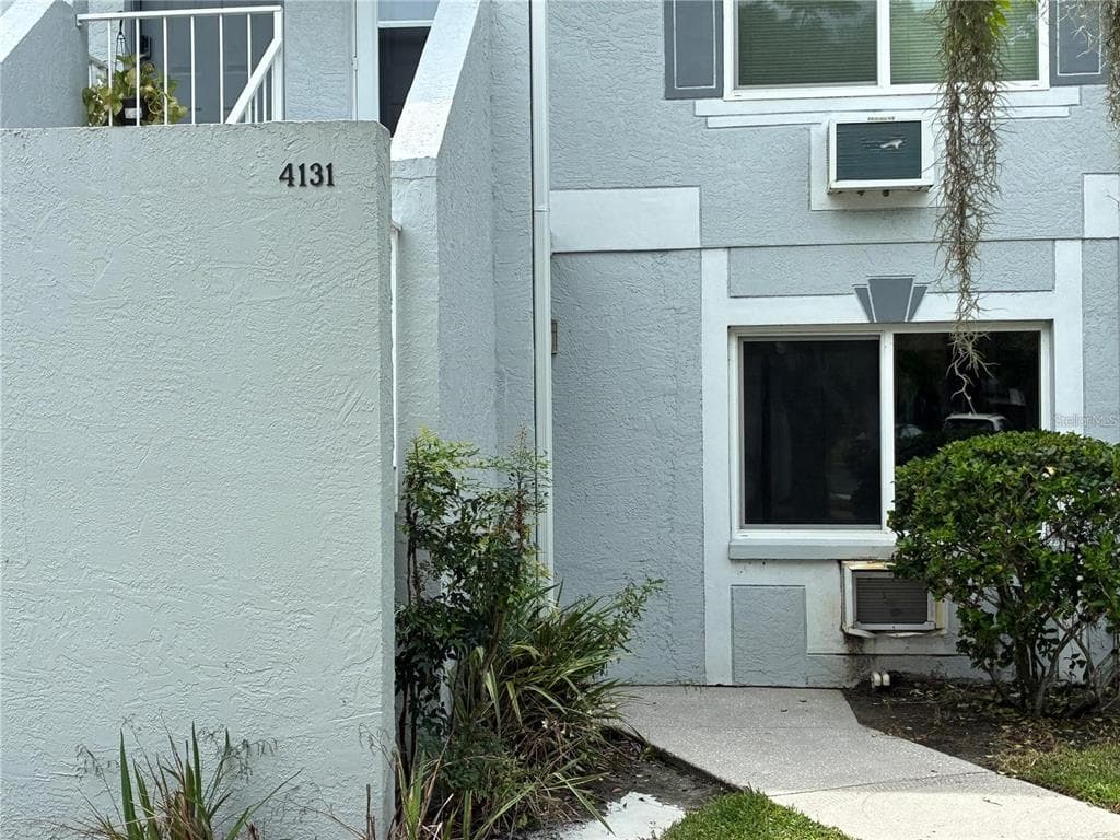 4131 DOLPHIN DRIVE # 4131, TAMPA, FL 33617 — zdjęcie 2