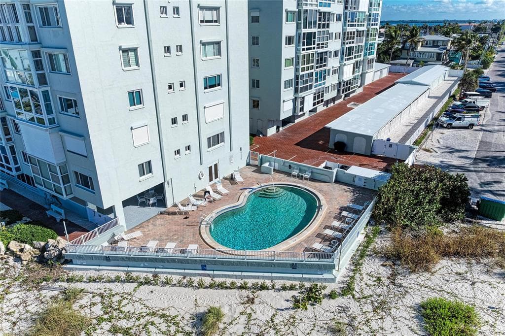 5200 GULF DRIVE # 302, HOLMES BEACH, FL 34217 — zdjęcie 5