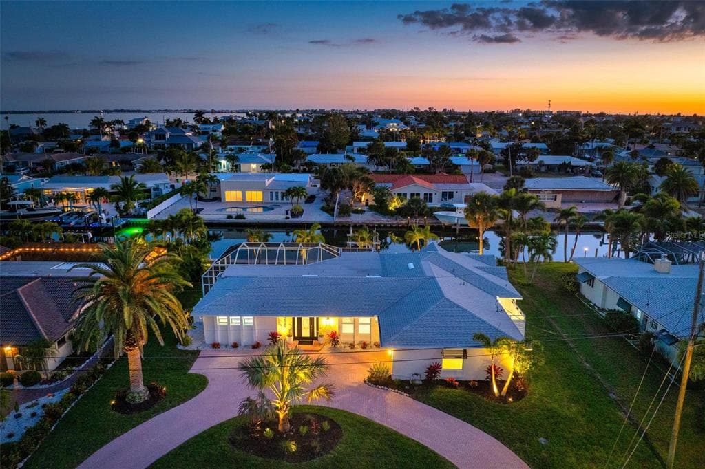 616 FOXWORTH LANE, HOLMES BEACH, FL 34217 — zdjęcie 2