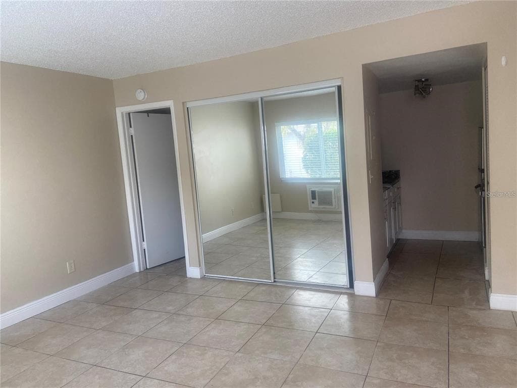 4133 DOLPHIN DRIVE # 4133, TAMPA, FL 33617 — zdjęcie 3