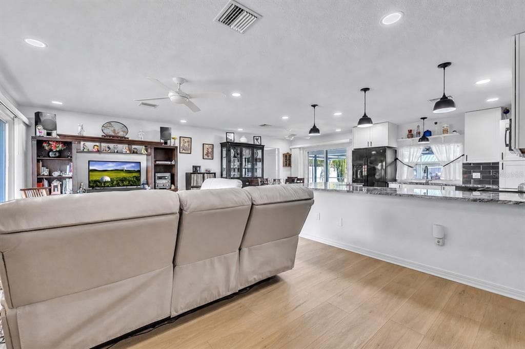973 DOBELL TERRACE NW, PORT CHARLOTTE, FL 33948 — zdjęcie 4