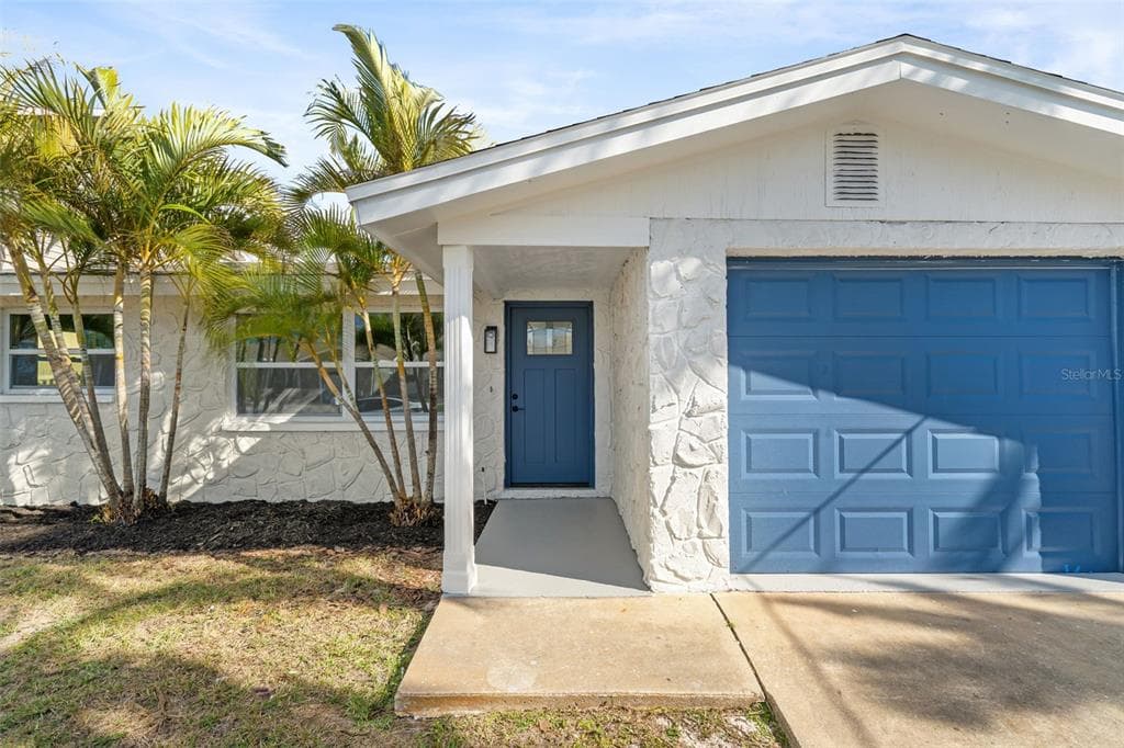 13804 VICTOR AVENUE, HUDSON, FL 34667