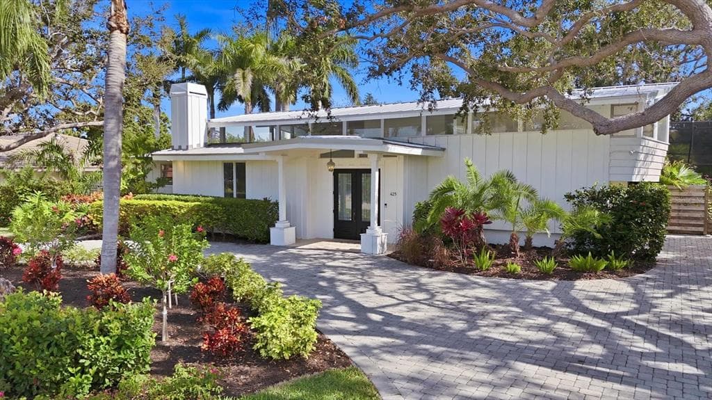 425 PARTRIDGE CIRCLE, SARASOTA, FL 34236