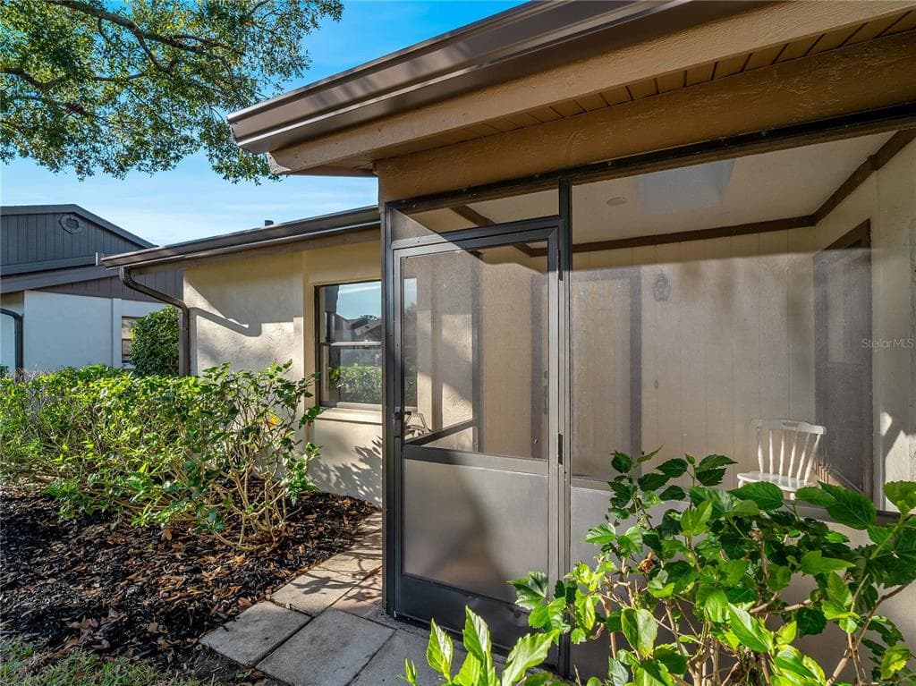 365 OAK HILL WAY # 32, SARASOTA, FL 34232 — zdjęcie 2