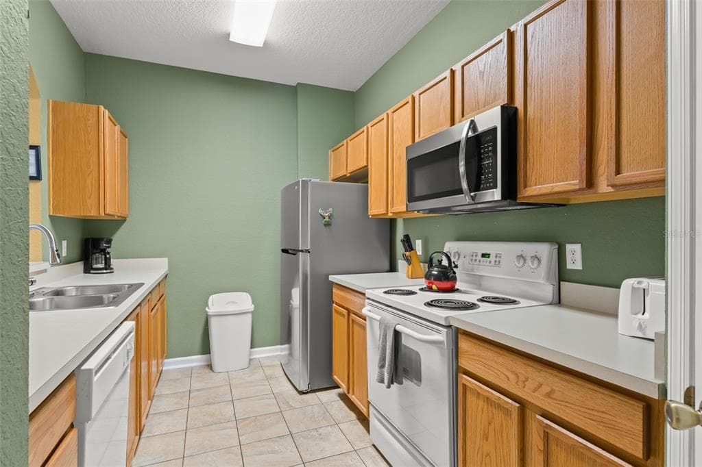 7675 COMROW STREET # 405, KISSIMMEE, FL 34747 — zdjęcie 5