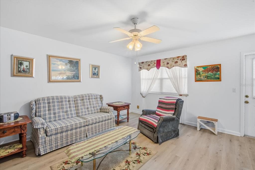 202 BEDFORD STREET # 49, SUN CITY CENTER, FL 33573 — zdjęcie 4