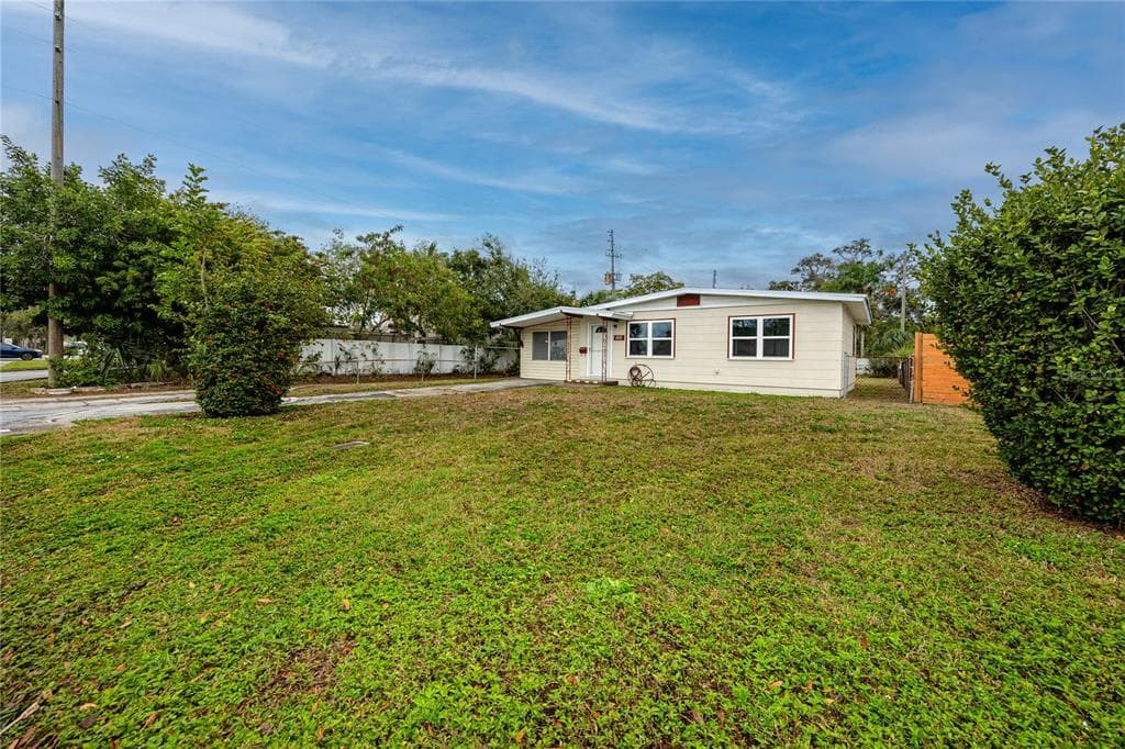 418 39TH AVENUE N, ST PETERSBURG, FL 33703 — zdjęcie 3