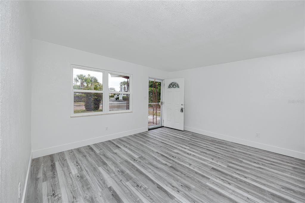 418 39TH AVENUE N, ST PETERSBURG, FL 33703 — zdjęcie 5