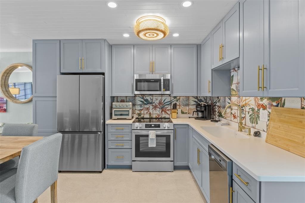 26 SEASIDE COURT, HOLMES BEACH, FL 34217 — zdjęcie 2