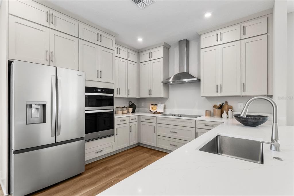 320 43RD AVENUE N, ST PETERSBURG, FL 33703 — zdjęcie 4