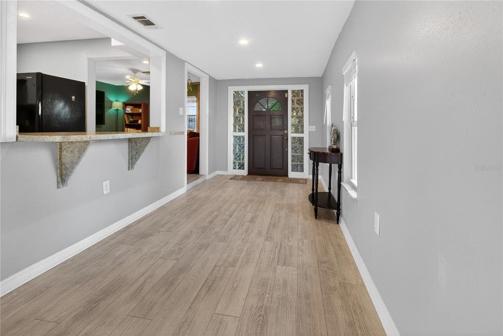5021 37TH AVENUE N, ST PETERSBURG, FL 33710 — zdjęcie 3