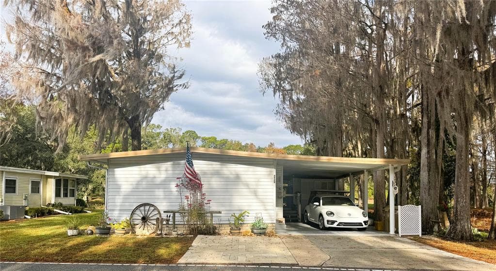 107 ROYAL PALM DRIVE, LEESBURG, FL 34748
