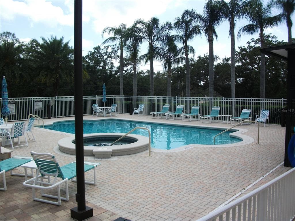 913 MICHELE CIRCLE, DUNEDIN, FL 34698 — zdjęcie 2
