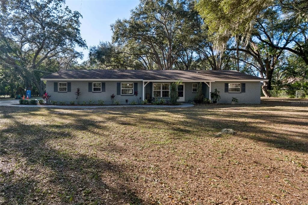 9628 DAVIS ROAD, TAMPA, FL 33637