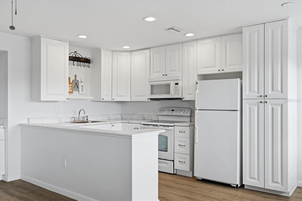 1001 77TH AVENUE N # 307, ST PETERSBURG, FL 33702 — zdjęcie 5