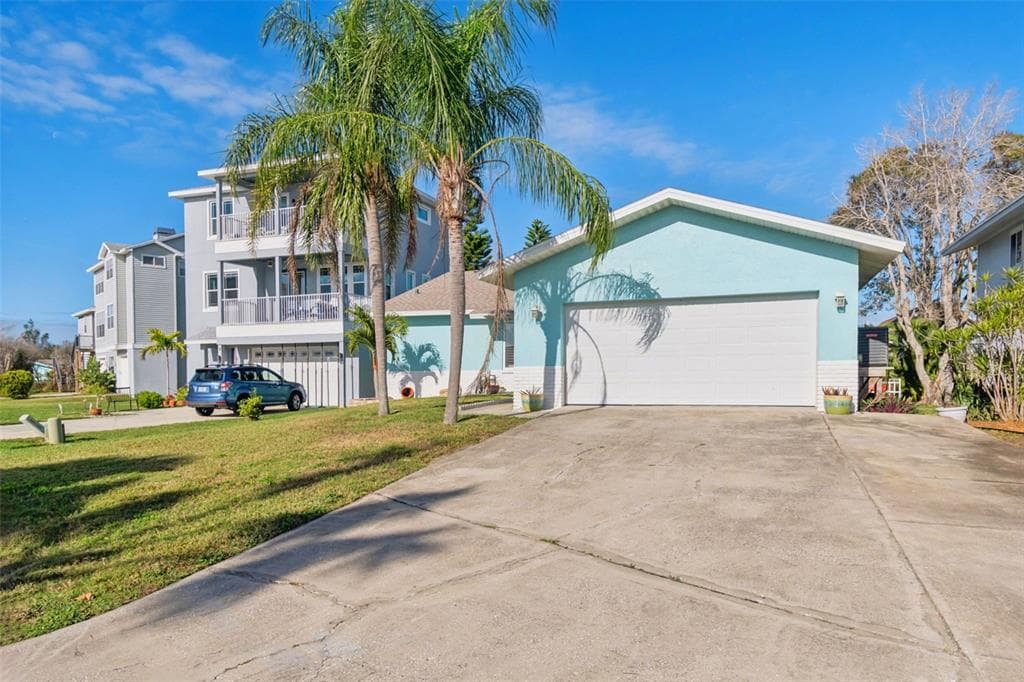 216 176TH AVENUE E, REDINGTON SHORES, FL 33708