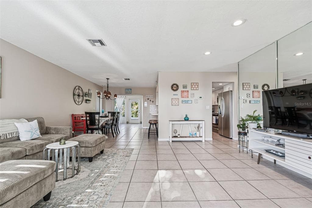 216 176TH AVENUE E, REDINGTON SHORES, FL 33708 — zdjęcie 5