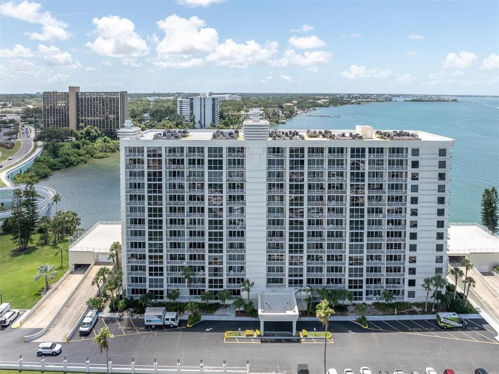 100 PIERCE STREET # 305, CLEARWATER, FL 33756