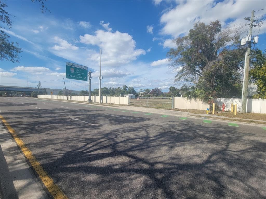 5711 W WATERS AVENUE, TAMPA, FL 33634 — zdjęcie 3
