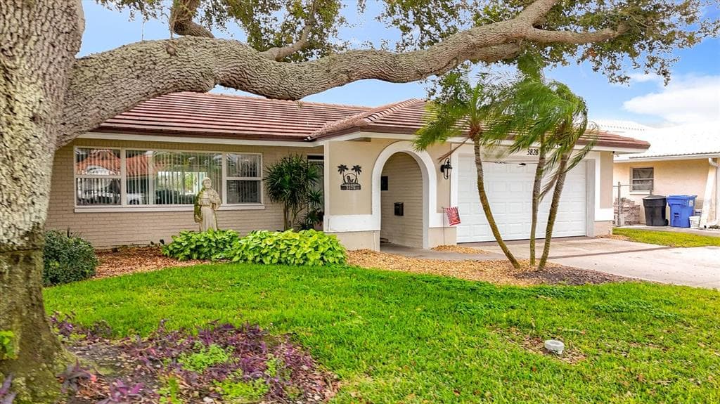 3828 48TH AVENUE S, ST PETERSBURG, FL 33711