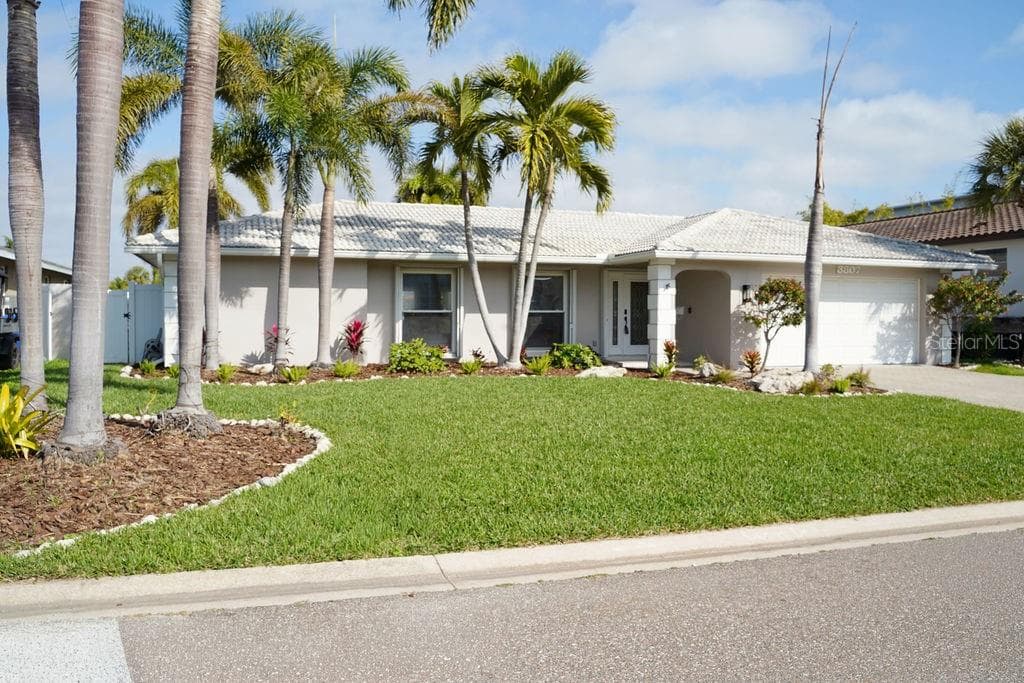 3807 48TH AVENUE S, ST PETERSBURG, FL 33711 — zdjęcie 2