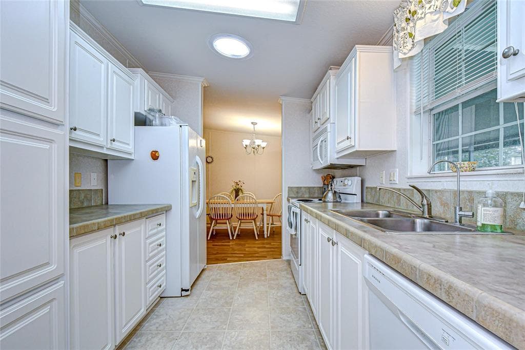 3337 DAWNS DELL, ZEPHYRHILLS, FL 33541 — zdjęcie 3