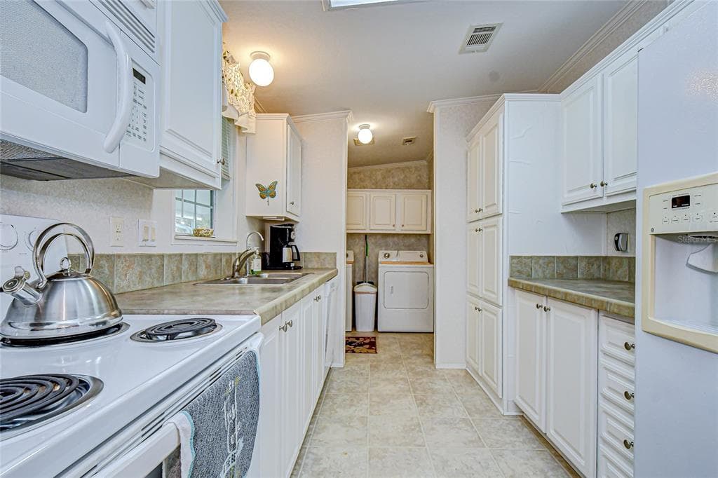 3337 DAWNS DELL, ZEPHYRHILLS, FL 33541 — zdjęcie 5