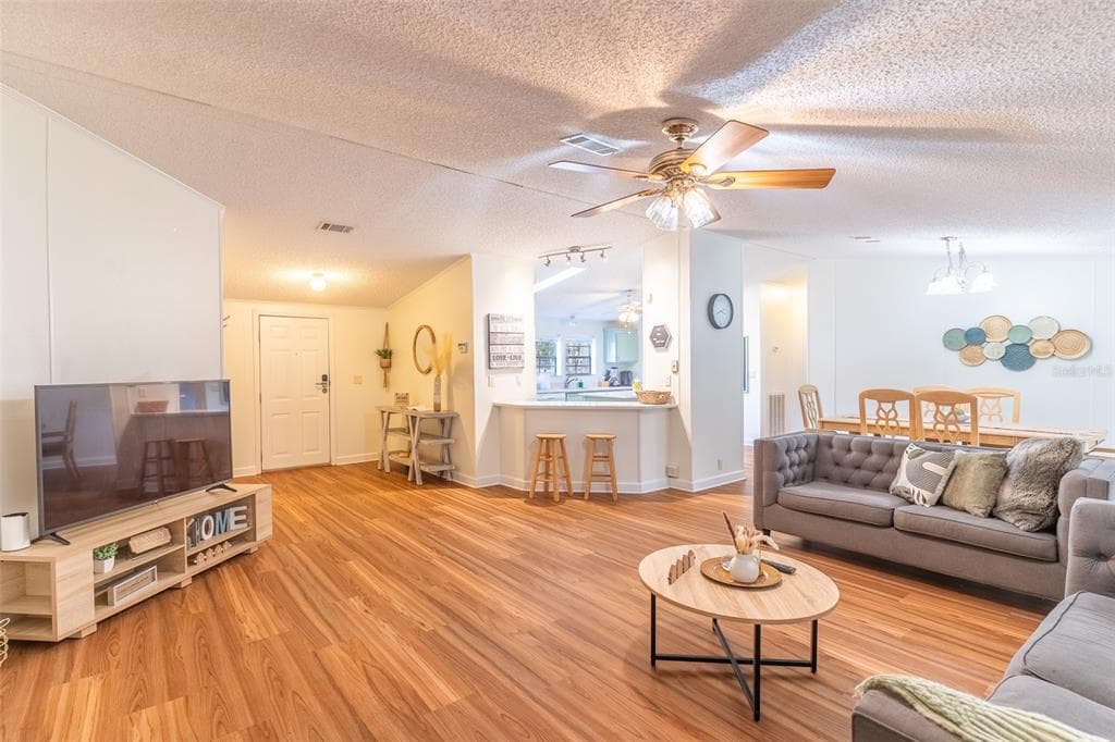 5028 CLEWIS AVENUE, TAMPA, FL 33610 — zdjęcie 3