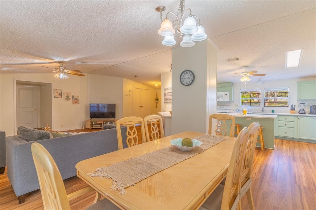 5028 CLEWIS AVENUE, TAMPA, FL 33610 — zdjęcie 5
