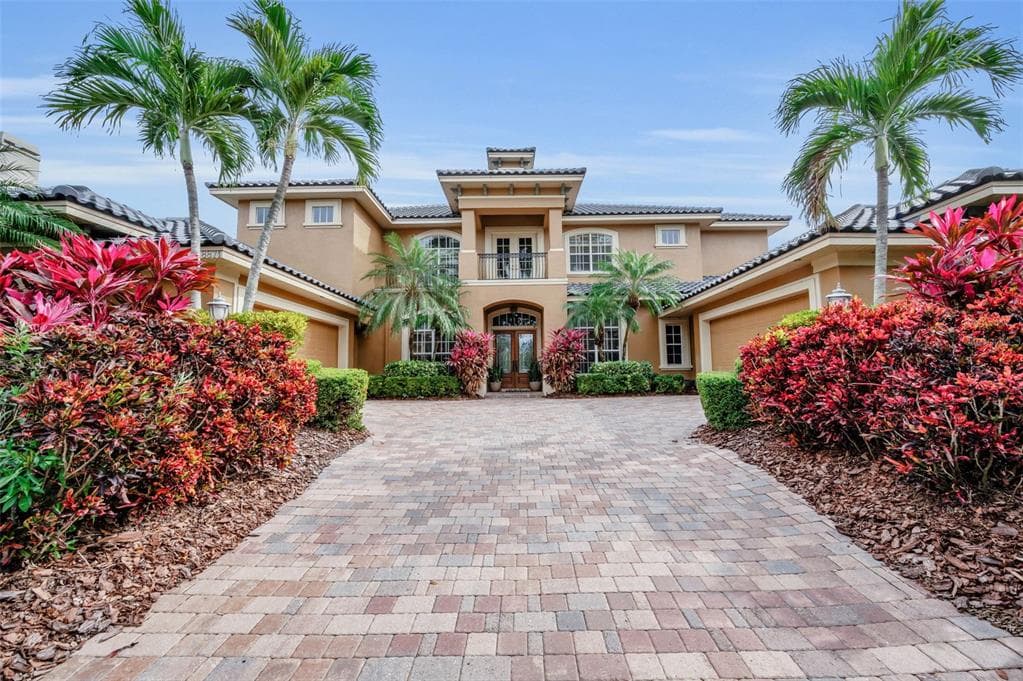 8871 SILVERTHORN ROAD, SEMINOLE, FL 33777