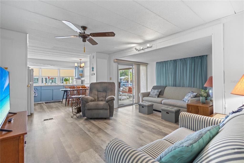 24437 HARBORVIEW ROAD # 55, PUNTA GORDA, FL 33980 — zdjęcie 4